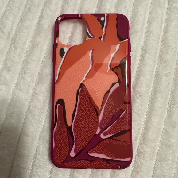 (7) IPhone 11 Pro Max Cases - Picture 3 of 4
